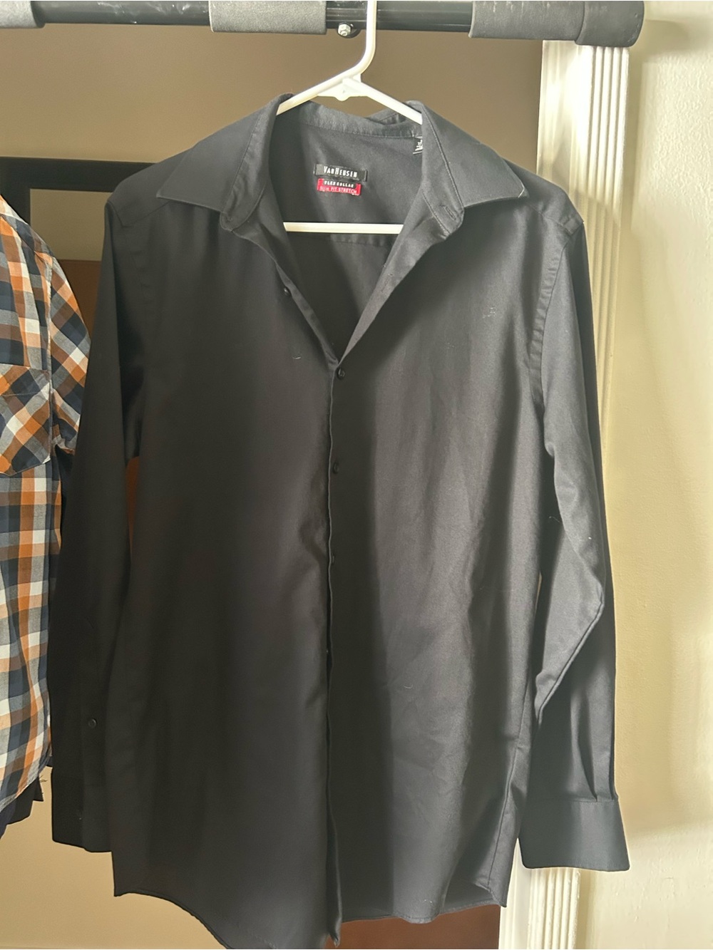 Van Heusen Slim Fit Black Long Sleeve Dress Shirt
